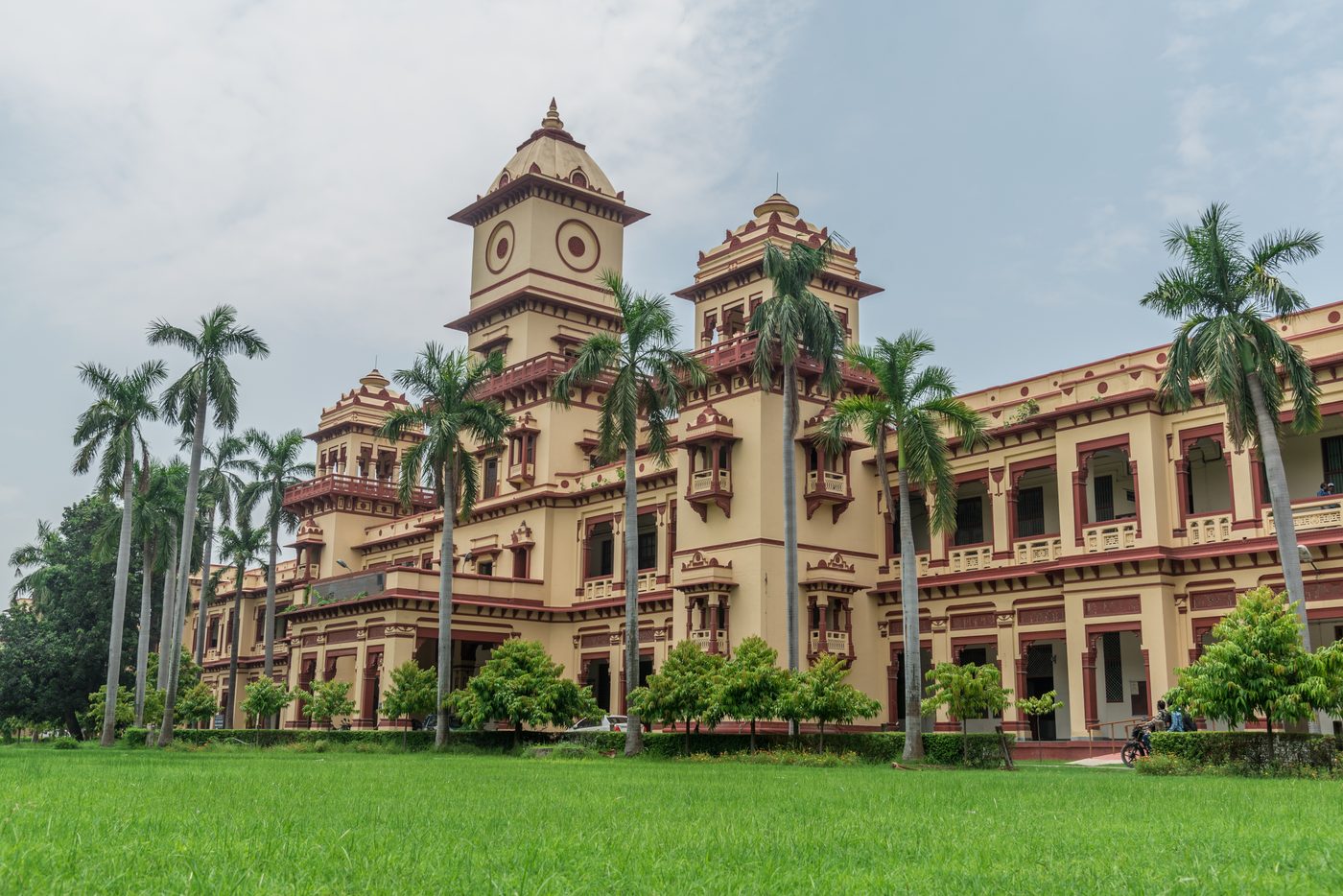 Indian Institute of Technology (BHU) Varanasi Main Building